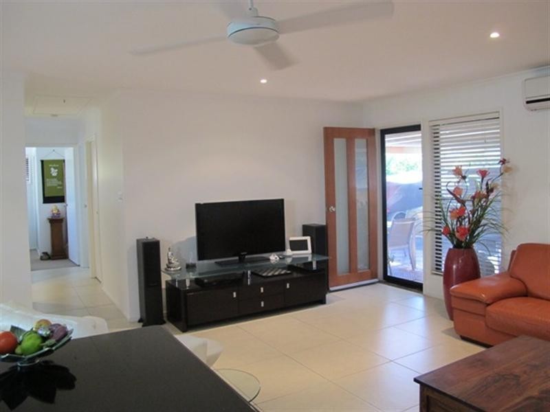 5/10 Melody Court, Warana QLD 4575