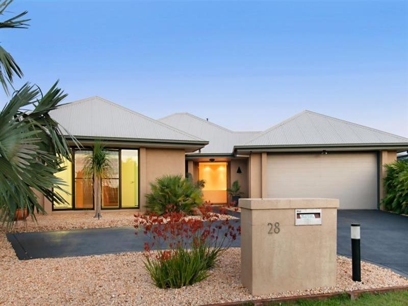 28 Wallaby Circuit, Pelican Waters QLD 4551