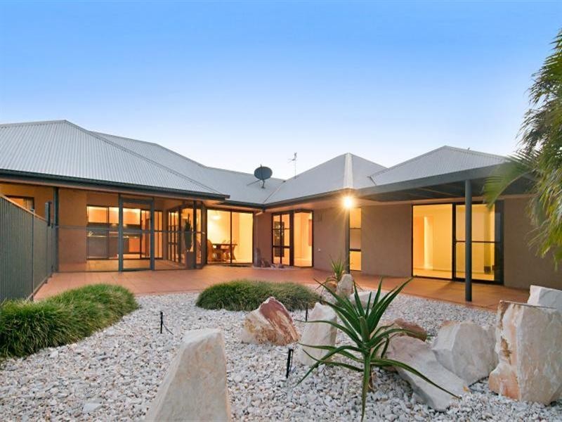 28 Wallaby Circuit, Pelican Waters QLD 4551