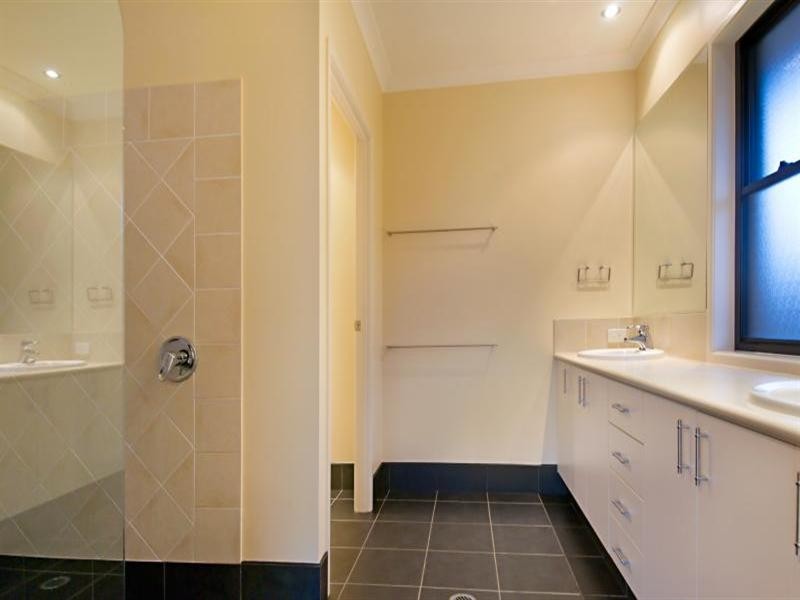 28 Wallaby Circuit, Pelican Waters QLD 4551