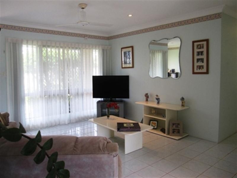 32 Kookaburra Crescent, Bokarina QLD 4575