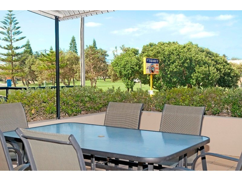2/104 Pacific Boulevard, Buddina QLD 4575