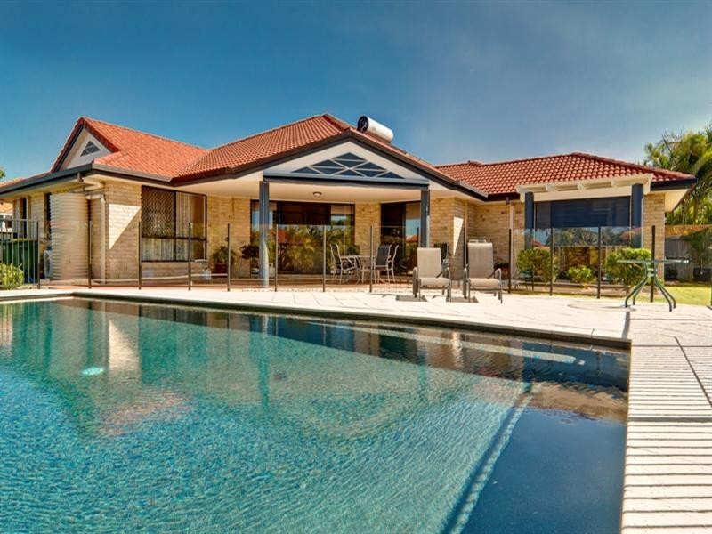 2 Lang Street, Pelican Waters QLD 4551