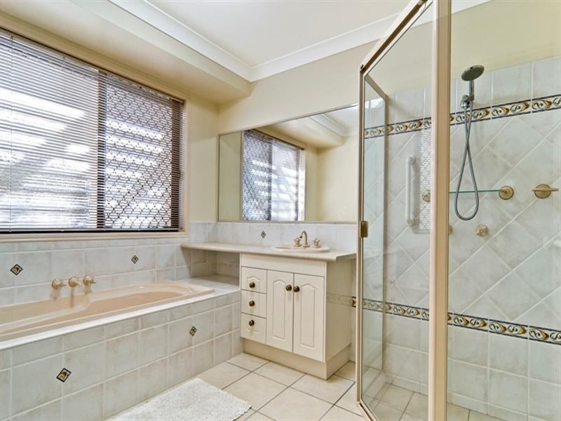 2 Lang Street, Pelican Waters QLD 4551