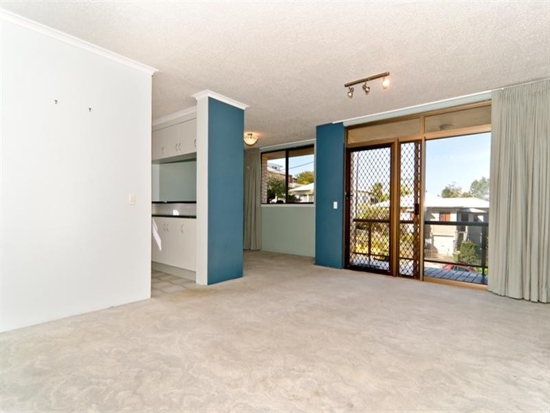 Unit 3 ‘Arcadia Court’ 26 Upper Gay Terrace, Kings Beach QLD 4551