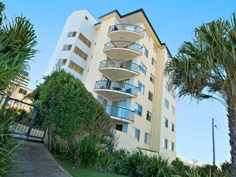 Unit 10 ‘Highpoint’ 35 Maltman Street, Kings Beach QLD 4551