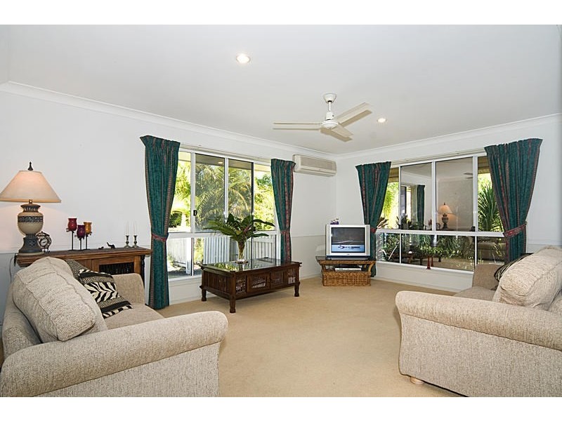 1 Dunk Place, Little Mountain QLD 4551