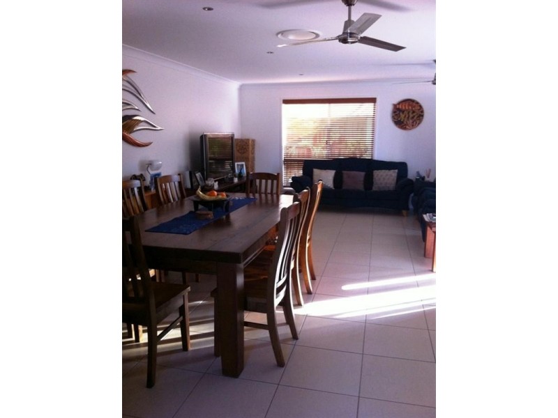 Unit 2 ‘Meridan Villas’ 10 Alicia Circuit, Little Mountain QLD 4551