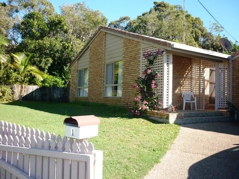 1 Marlua Avenue, Moffat Beach QLD 4551