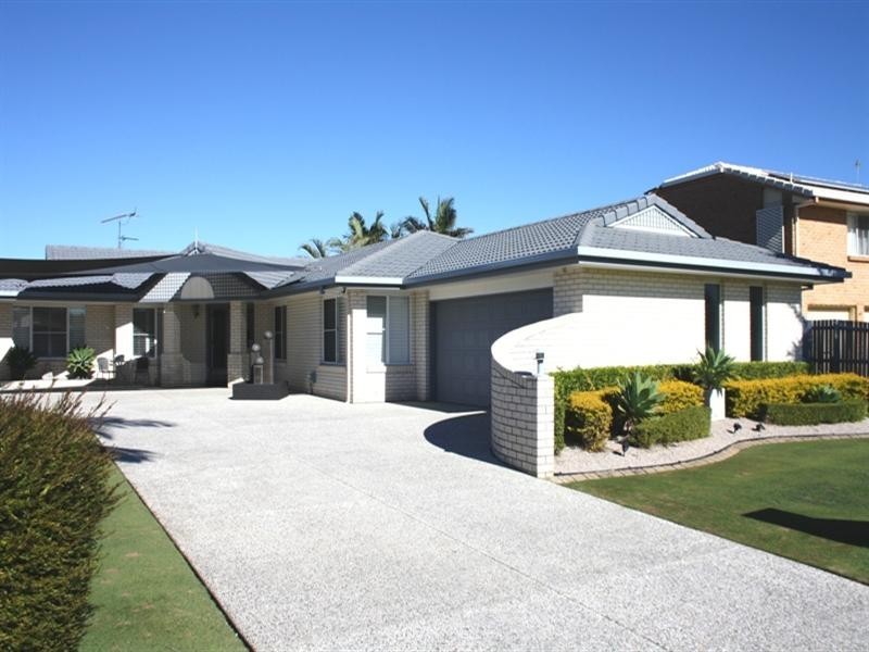 16 Sir Joseph Banks Drive, Pelican Waters QLD 4551