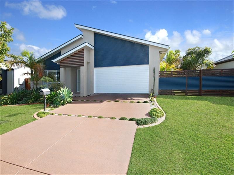 15 Madagascar Court, Kawana Island QLD 4575