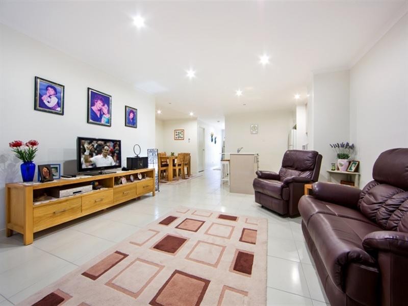 Unit 2/16 Cumberland Crescent, Meridan Plains QLD 4551