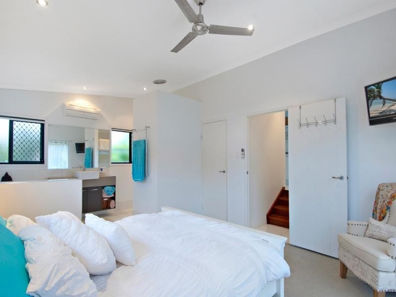 6 Pine Ridge Place, Little Mountain QLD 4551