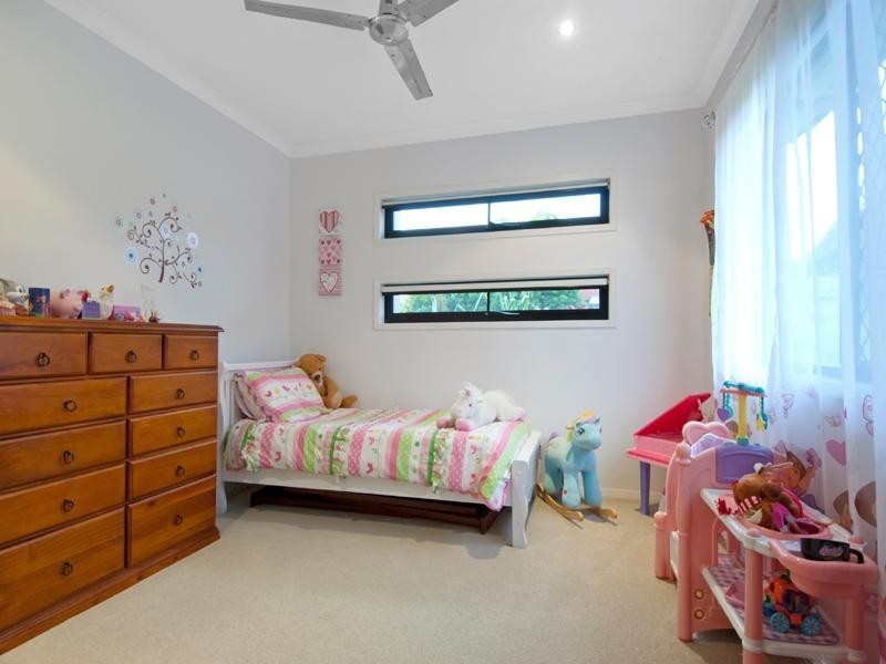 6 Pine Ridge Place, Little Mountain QLD 4551