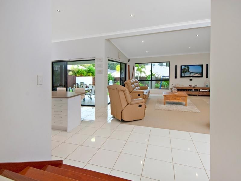 6 Pine Ridge Place, Little Mountain QLD 4551