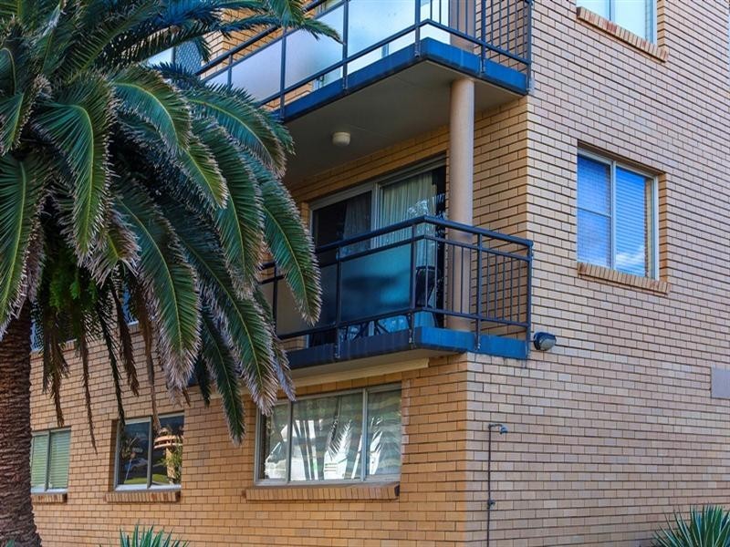 Unit 3 ‘Kings Crest’ 2 Moreton Parade, Kings Beach QLD 4551