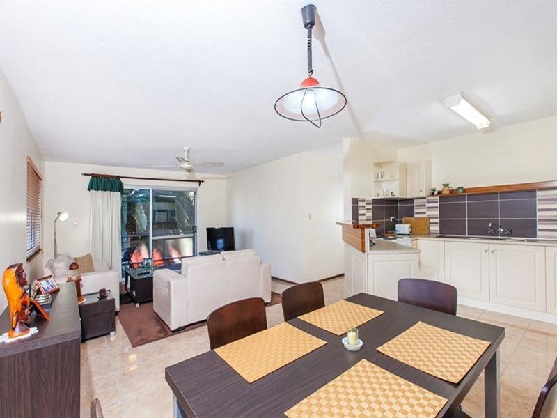 Unit 3 ‘Kings Crest’ 2 Moreton Parade, Kings Beach QLD 4551