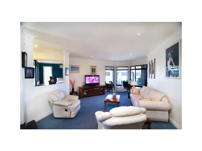 18 Wallaby Circuit, Pelican Waters QLD 4551