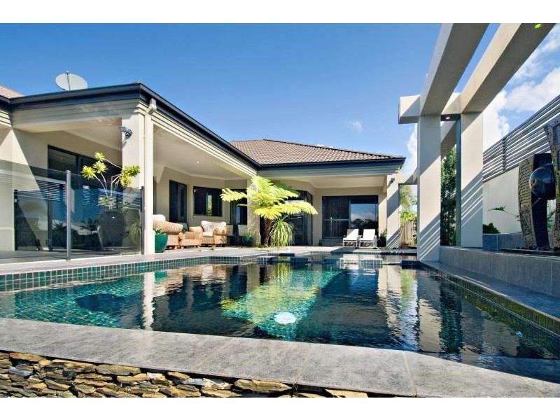 18 Wallaby Circuit, Pelican Waters QLD 4551