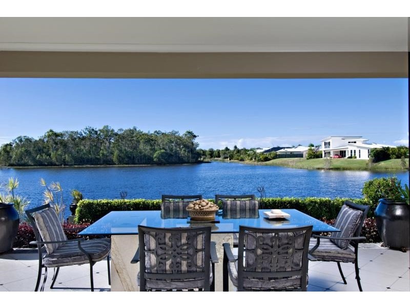 18 Wallaby Circuit, Pelican Waters QLD 4551