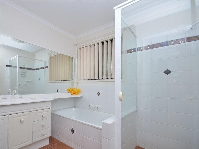 10 Phar Lap Court, Little Mountain QLD 4551