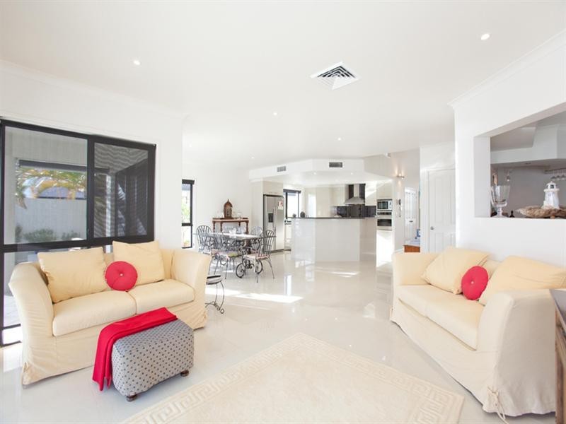12 Godwin Place, Pelican Waters QLD 4551