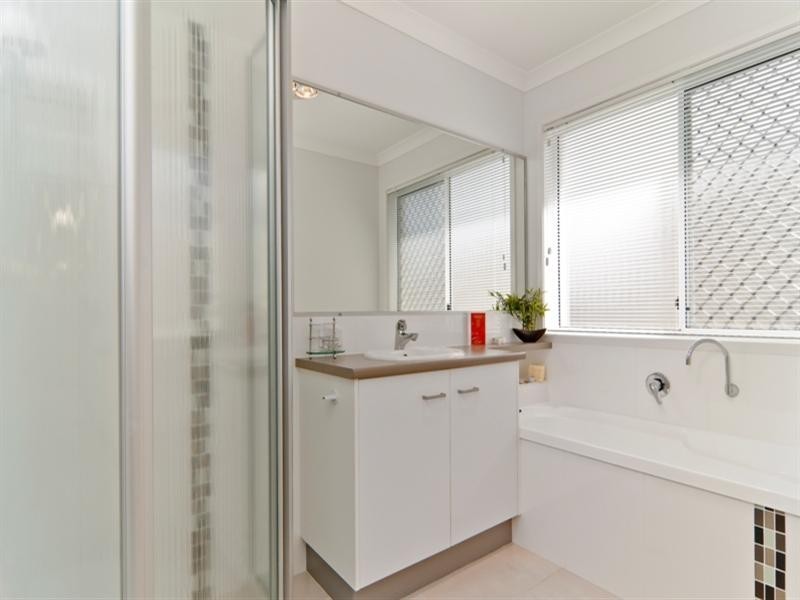 10 Huntley Place, Caloundra West QLD 4551