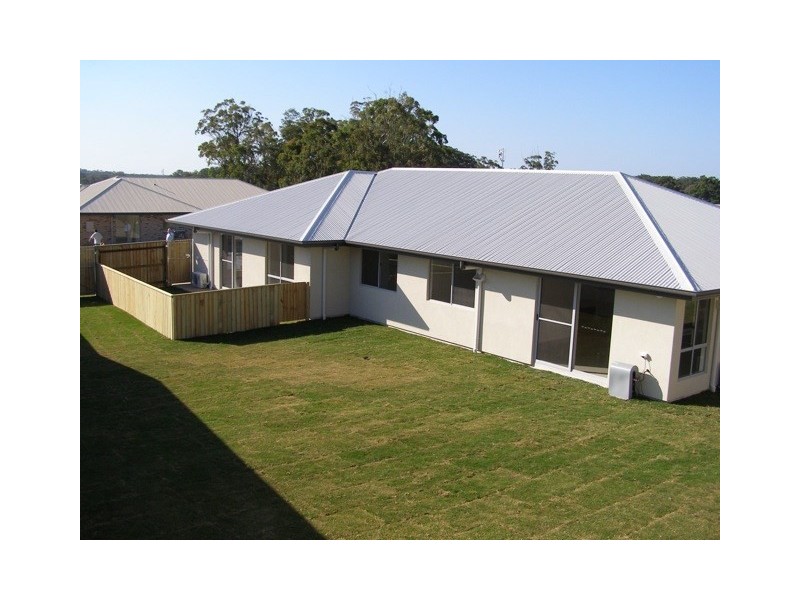13 Middle Park Street, Little Mountain QLD 4551