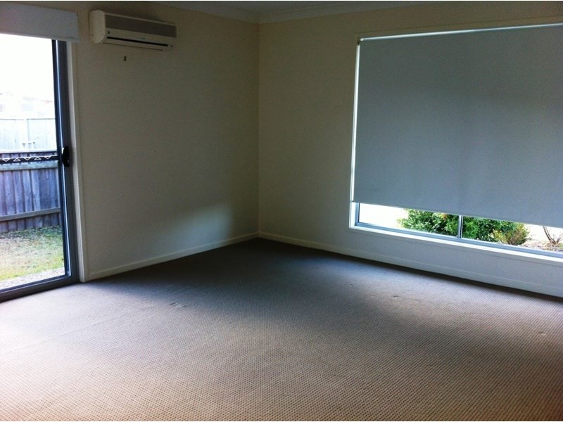 13 Middle Park Street, Little Mountain QLD 4551