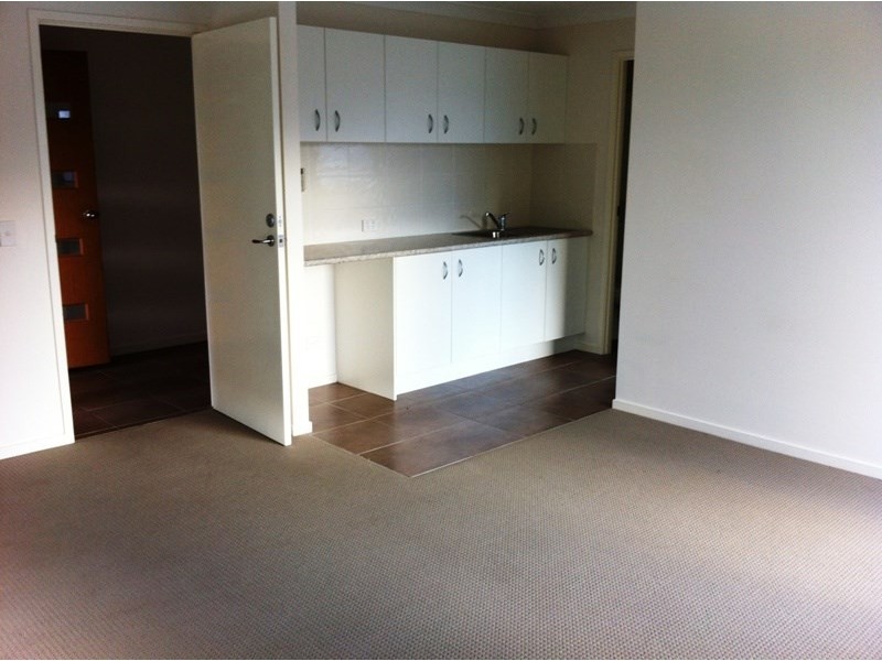 13 Middle Park Street, Little Mountain QLD 4551