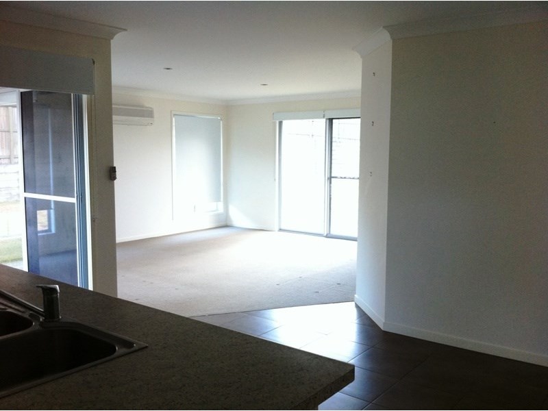 13 Middle Park Street, Little Mountain QLD 4551