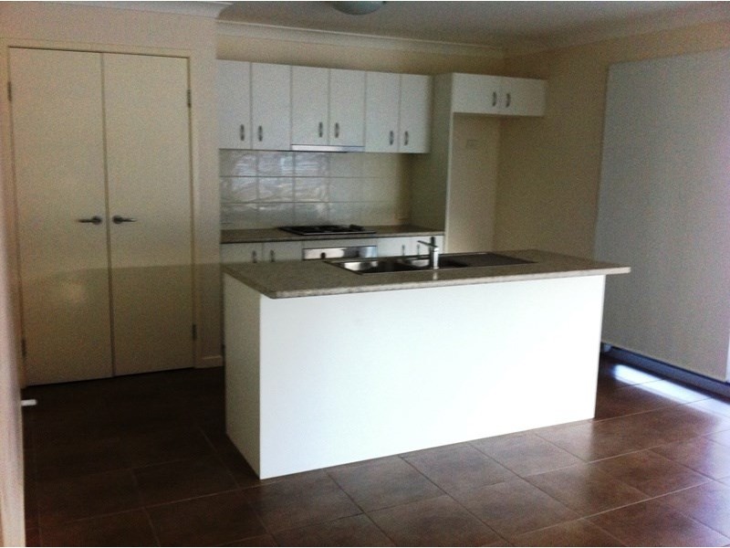 13 Middle Park Street, Little Mountain QLD 4551