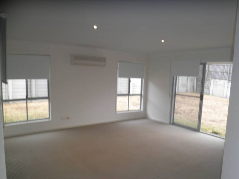 13 Middle Park Street, Little Mountain QLD 4551