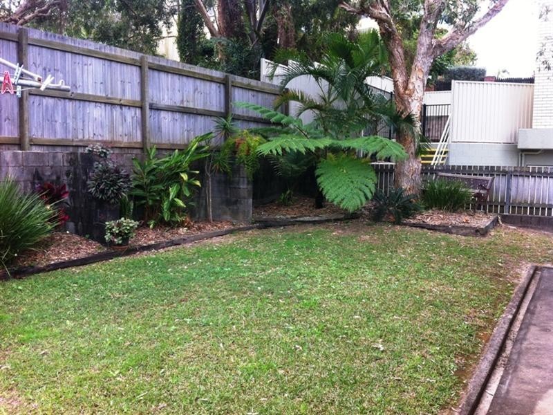 4 Upper Gay Terrace, Kings Beach QLD 4551