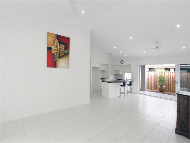 25 Elvena Circuit, Little Mountain QLD 4551