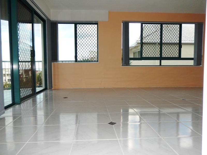 Unit 3 ‘Caribbean’ 12 Mahia Terrace, Kings Beach QLD 4551