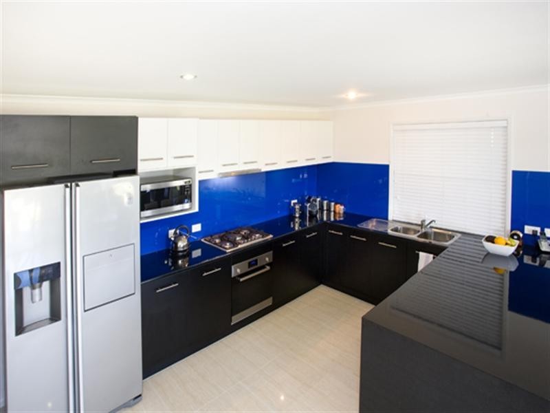 4 Reef Court, Birtinya QLD 4575