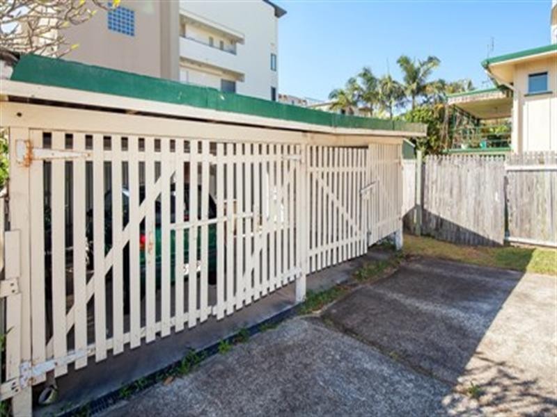 8 Moreton Parade, Kings Beach QLD 4551