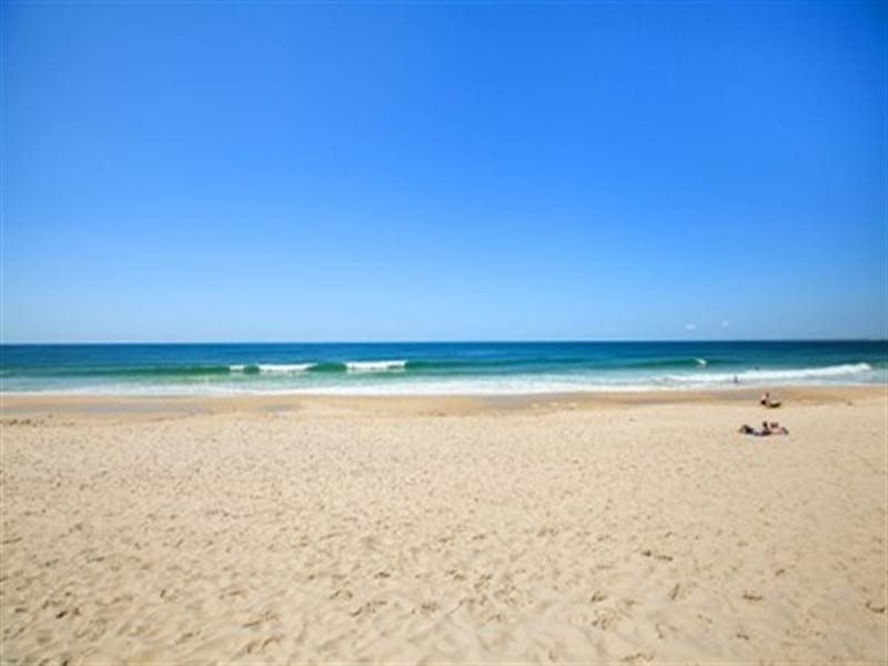 8 Moreton Parade, Kings Beach QLD 4551