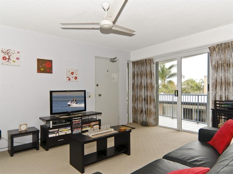 Unit 2 ‘Pacific Cove’ 2 Upper Gay Terrace, Kings Beach QLD 4551