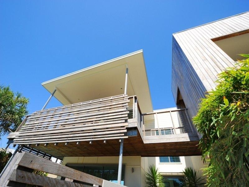 4 Mackay Street, Dicky Beach QLD 4551