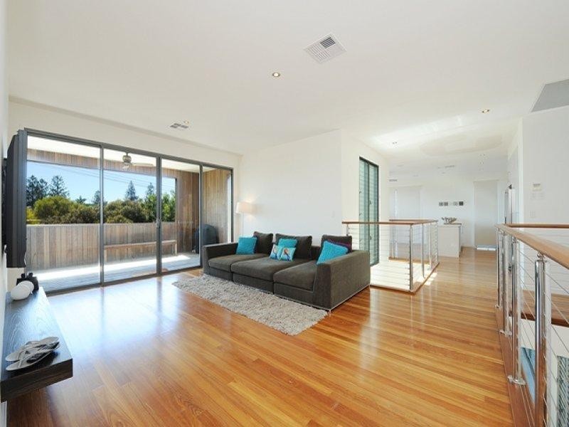 4 Mackay Street, Dicky Beach QLD 4551