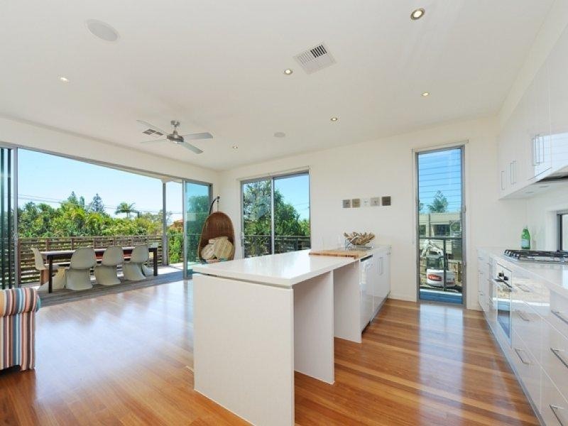 4 Mackay Street, Dicky Beach QLD 4551