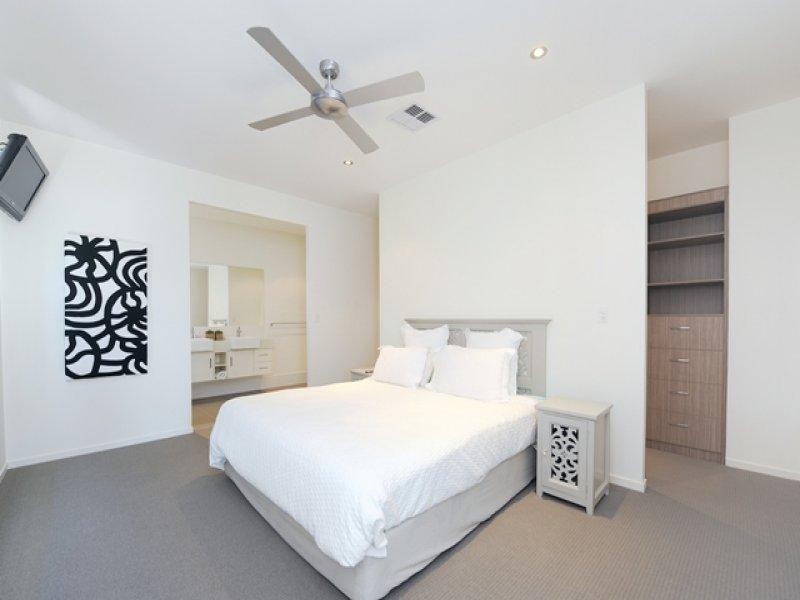 4 Mackay Street, Dicky Beach QLD 4551