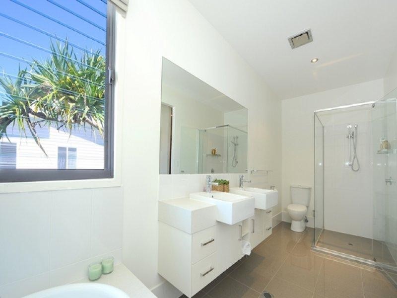 4 Mackay Street, Dicky Beach QLD 4551