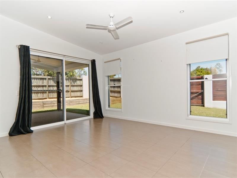 25 Alicia Circuit, Little Mountain QLD 4551