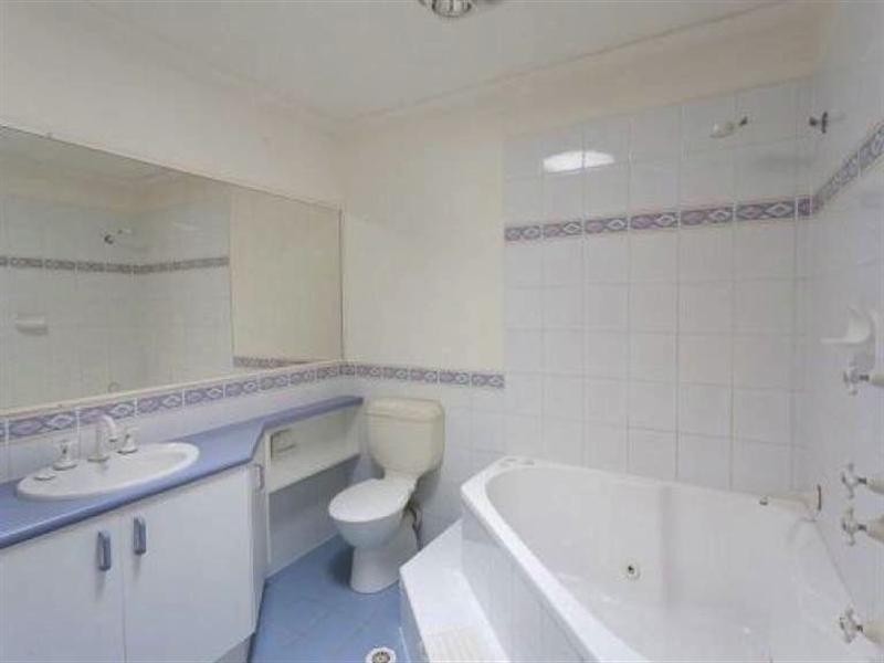 2 Lorinya Court, Battery Hill QLD 4551