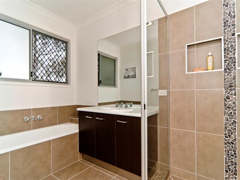 42 Ridge Court, Mooloolah Valley QLD 4553