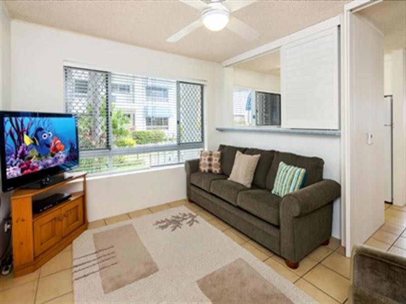 Unit 5 ‘Estoril’ 38 McIlwraith Street, Moffat Beach QLD 4551