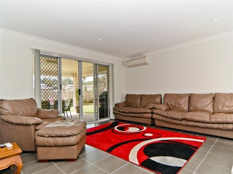 7 Sunrise Terrace, Little Mountain QLD 4551